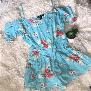 Forever 21 Floral Romper W/Pockets- Size Large